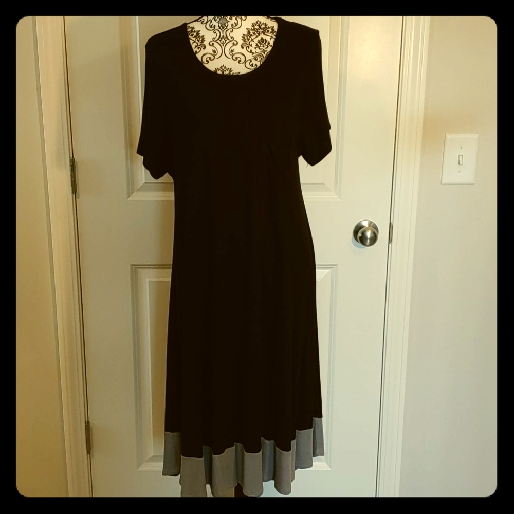 Lularoe DIPPED Carly Dress